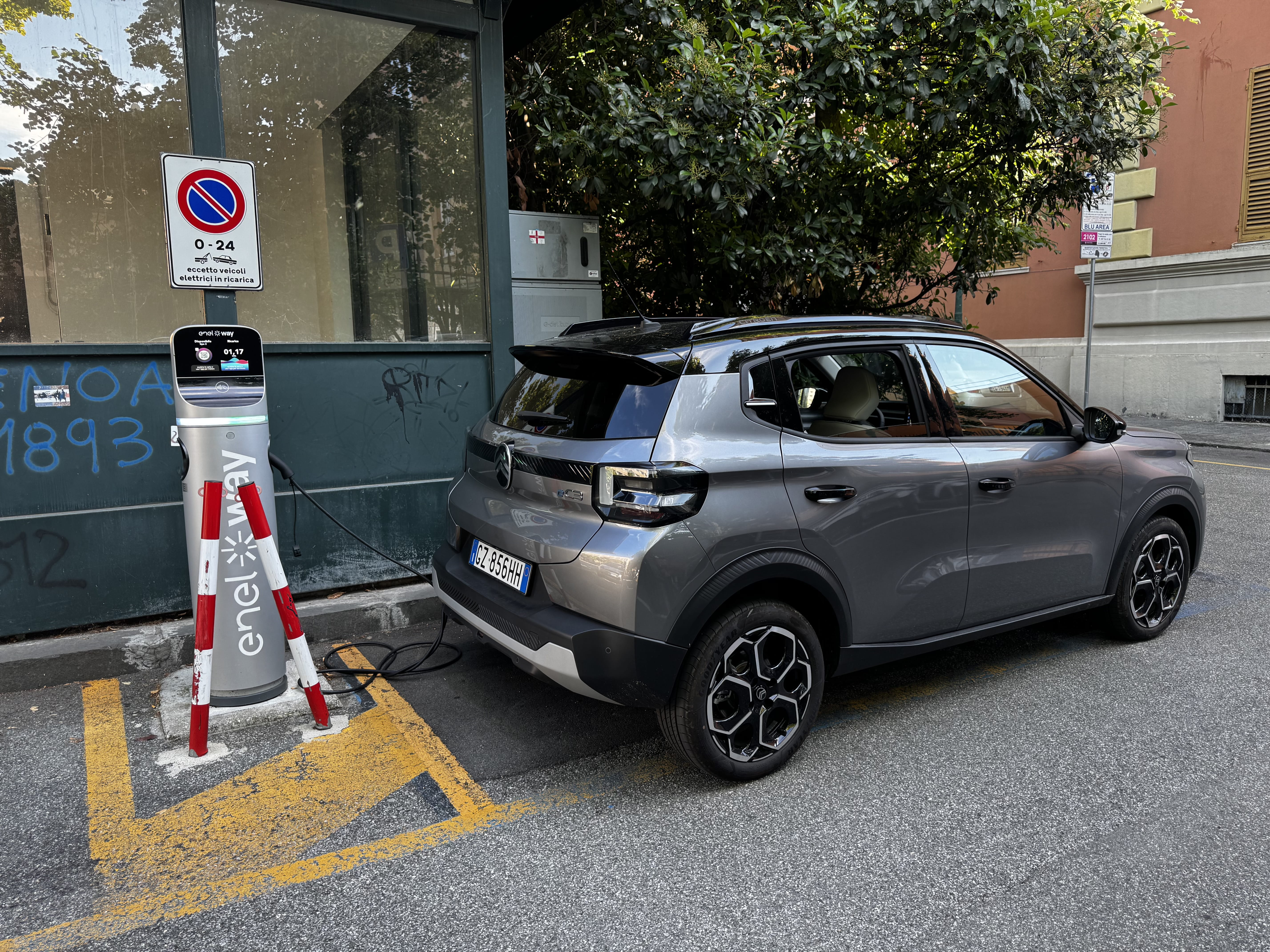 Citroën E-C3 charging in Genova